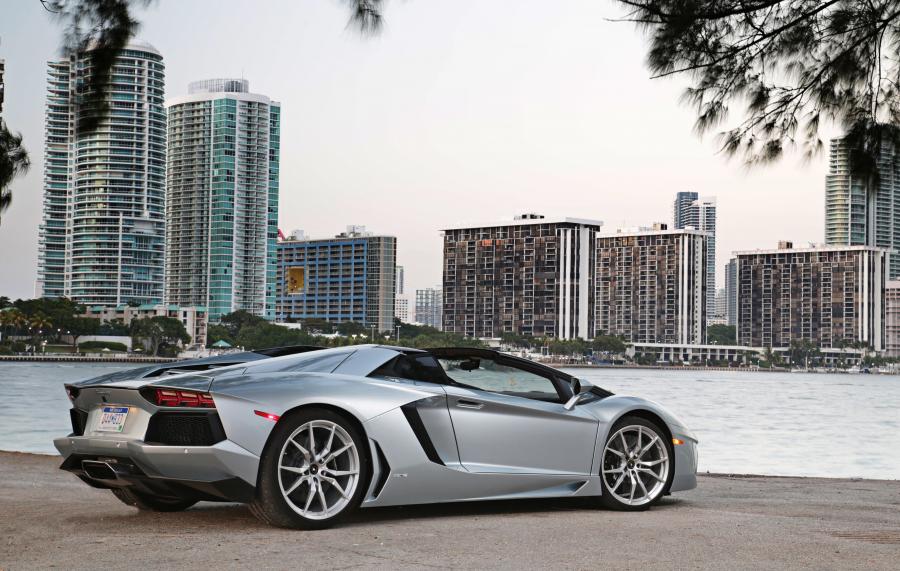  Lamborghini Aventador LP700-4 Roadster 2012 года  (фото 58 из 88)